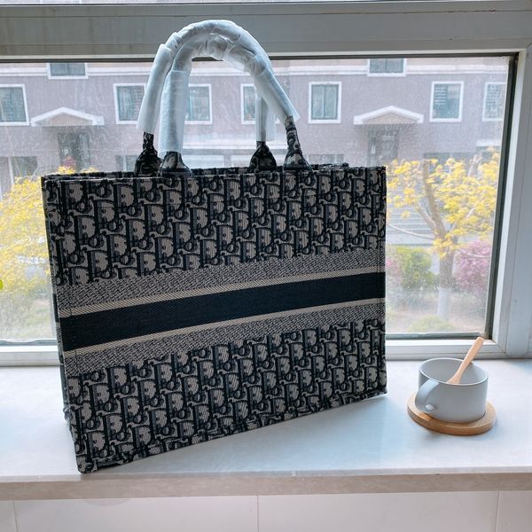 hot dior 41cm сумки покупками сумки дизайнер роскошные сумки кошельки большой емкости красочные цветы вишни цветы книга totes
hot dior 41cm сумки покупками сумки дизайнер роскошные сумки кошельки большой емкости красочные цветы вишни цветы книга totes