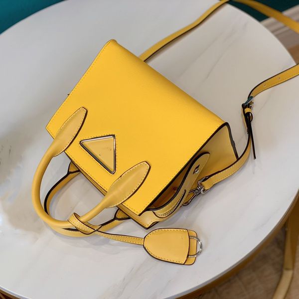 2020 fashion brand luxury shoulder bag designer handbags classic saffiano cowhide logo litchi pattern small square bag luxury ha
2020 fashion brand luxury shoulder bag designer handbags classic saffiano cowhide logo litchi pattern small square bag luxury ha