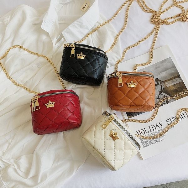 chain 2020 new messenger square fashion all-match ins lingge small square bag internet red small fragrant wind slanting women's bag
chain 2020 new messenger square fashion all-match ins lingge small square bag internet red small fragrant wind slanting women's bag