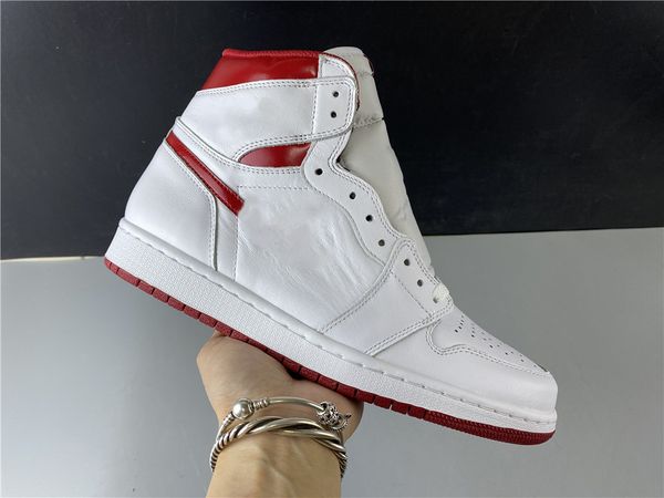 с box мужчины 1 баскетбол обувь 1s metallic red white дизайнер luxury атлетических тапок тренер спорт
с box мужчины 1 баскетбол обувь 1s metallic red white дизайнер luxury атлетических тапок тренер спорт