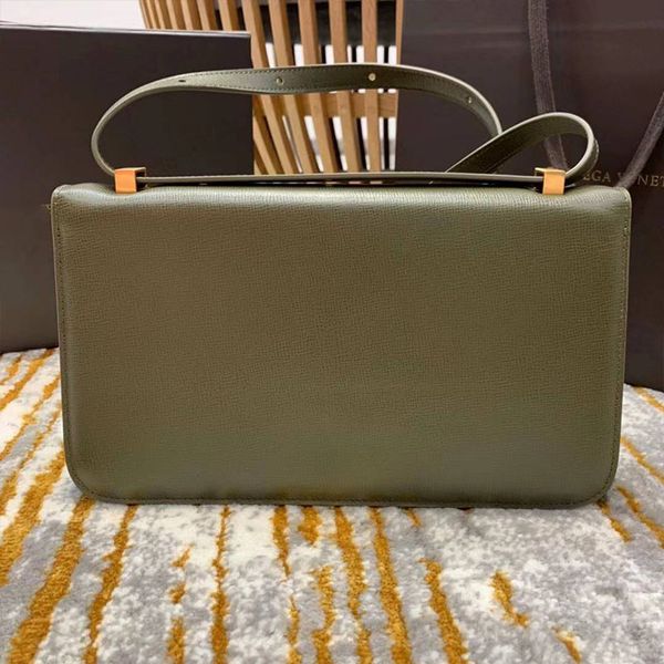 fashionable lady handbag high-end custom quality handbag classic business leisure fashion metal jewelry with long shoulder straps 0414520
fashionable lady handbag high-end custom quality handbag classic business leisure fashion metal jewelry with long shoulder straps 0414520