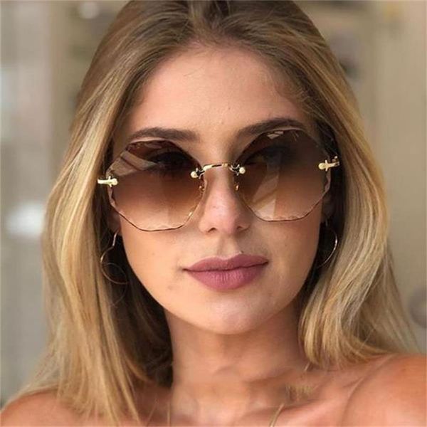 2020 trendy rimless sunglasses women hexagon fashionable sunglasses brand designer men retro round gradient glass uv400, White;black
2020 trendy rimless sunglasses women hexagon fashionable sunglasses brand designer men retro round gradient glass uv400, White;black