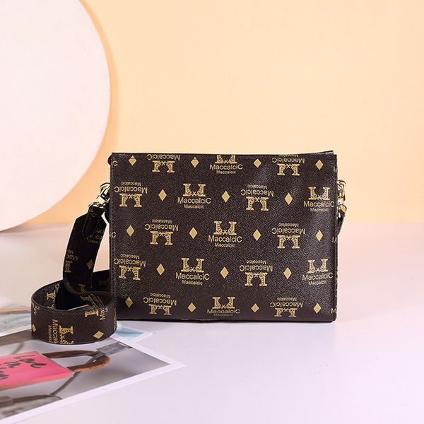 designer 2020 new style small square bag fashion contrasting color small fresh bag female temperament all-match womens single shoulder messe
designer 2020 new style small square bag fashion contrasting color small fresh bag female temperament all-match womens single shoulder messe