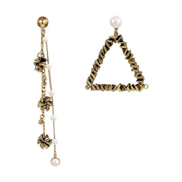 temperament geometric long female personality simple wild asymmetrical triangle earrings ear jewelry j190702, Golden;silver
temperament geometric long female personality simple wild asymmetrical triangle earrings ear jewelry j190702, Golden;silver