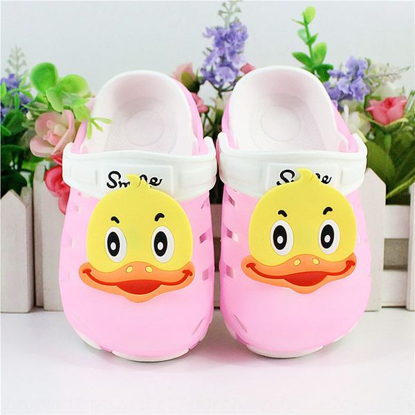 new children's cartoon little yellow duck slippers little boy and girl anti-skid home baotou outdoor cave baby slippers, Black;red 
new children's cartoon little yellow duck slippers little boy and girl anti-skid home baotou outdoor cave baby slippers, Black;red