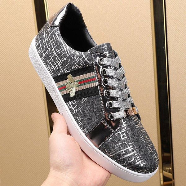 new fashion mens shoes comfortable casual shoes male lightweight outdoor flat lace -up breathable sneakers low leather big size mens
new fashion mens shoes comfortable casual shoes male lightweight outdoor flat lace -up breathable sneakers low leather big size mens