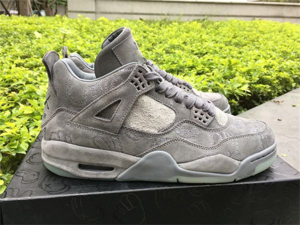 est air authentic 4 x kaws cool grey white suede glow in the dark mens basketball shoes black outdoor sneakers with original box
est air authentic 4 x kaws cool grey white suede glow in the dark mens basketball shoes black outdoor sneakers with original box