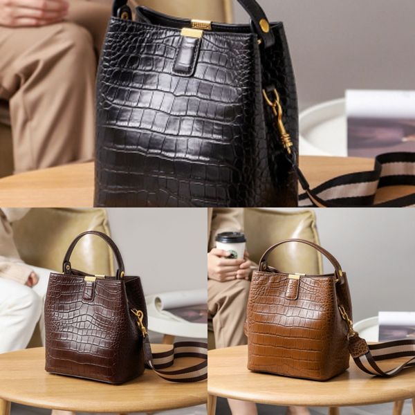 wce10 women hand shoulder postman package postman package 2020 crocodile bucket bags women's grain cowhide leather single-shoulder bag, White
wce10 women hand shoulder postman package postman package 2020 crocodile bucket bags women's grain cowhide leather single-shoulder bag, White
