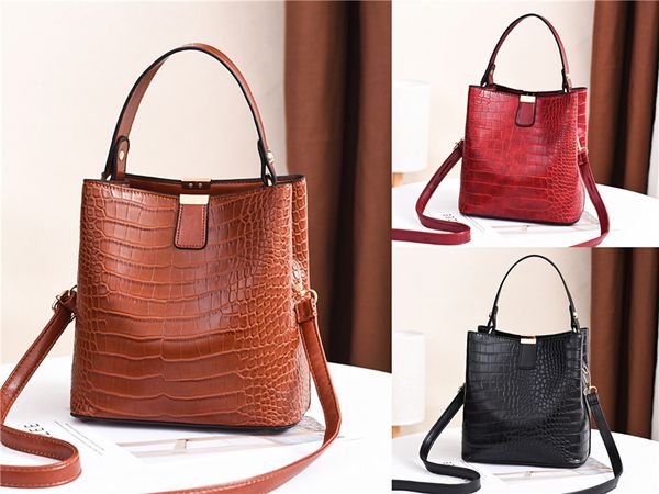 women messenger bags leather casual tassel handbags female bag vintage big size tote shoulder bag bolsos#156
women messenger bags leather casual tassel handbags female bag vintage big size tote shoulder bag bolsos#156
