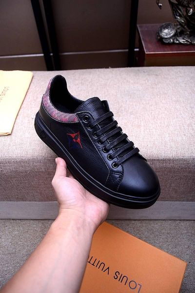 2020y limited custom leather thick-bottom embroidered low-casual men's tide shoes, fashionable lace up sneakers, size: 38-45, Black
2020y limited custom leather thick-bottom embroidered low-casual men's tide shoes, fashionable lace up sneakers, size: 38-45, Black
