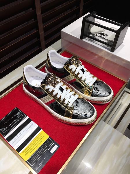 2020-2019r custom limited edition tide brand leather men's casual sports shoes, fashion wild shoes, original packaging shoe box, size
2020-2019r custom limited edition tide brand leather men's casual sports shoes, fashion wild shoes, original packaging shoe box, size
