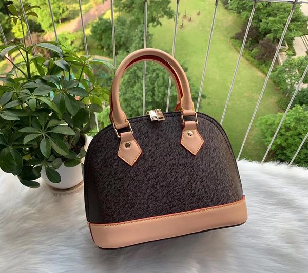 fbrand new women's bags european and american fashion designer shell bag pu leather gold chain / a large number of discounts
fbrand new women's bags european and american fashion designer shell bag pu leather gold chain / a large number of discounts