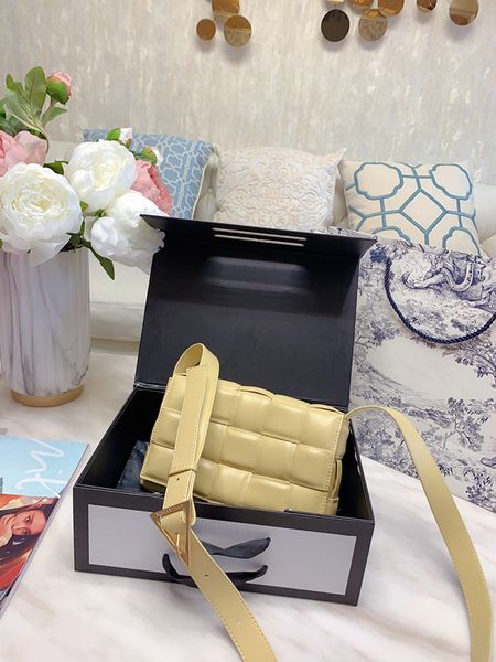 spring/summer 2020 new soft leather woven checked pillow bag web celebrity same style leather women's diagonal cross small square bag
spring/summer 2020 new soft leather woven checked pillow bag web celebrity same style leather women's diagonal cross small square bag