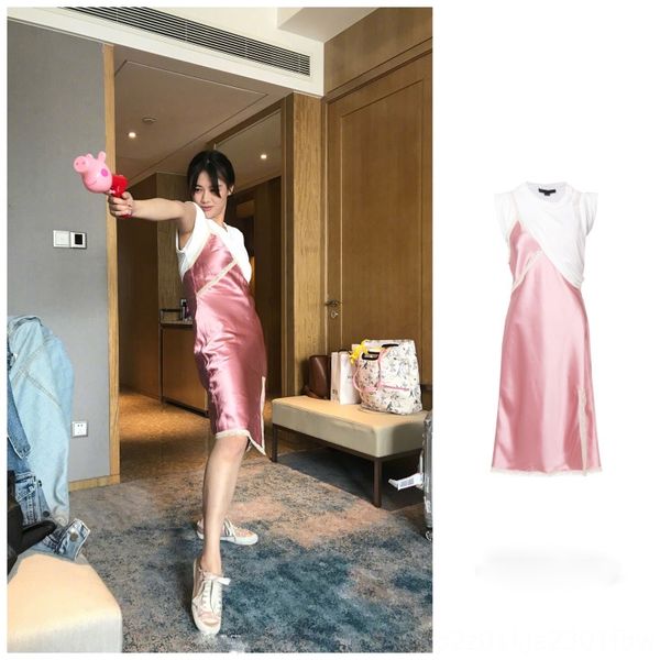 yuan shanshan same pink shoulder strap layered lace satin splicing + sleeveless t-shirt f0540 dress shoulder strap dress, Gray
yuan shanshan same pink shoulder strap layered lace satin splicing + sleeveless t-shirt f0540 dress shoulder strap dress, Gray