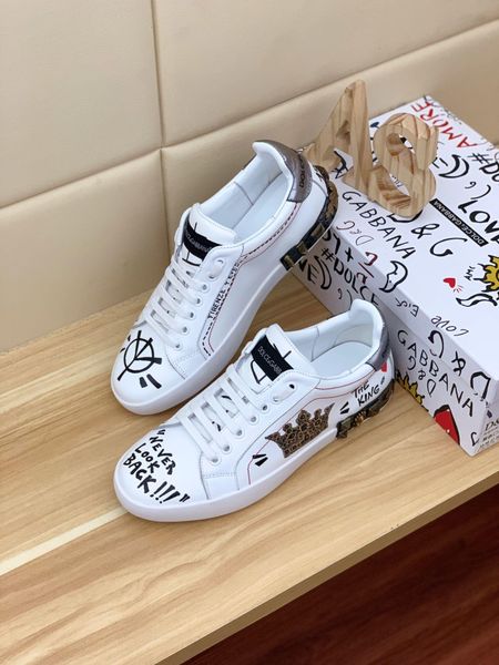2020-2019r summer new high-end brand leather men's shoes personalized printing low cut casual flat shoes, fashion wild sports shoes, si
2020-2019r summer new high-end brand leather men's shoes personalized printing low cut casual flat shoes, fashion wild sports shoes, si