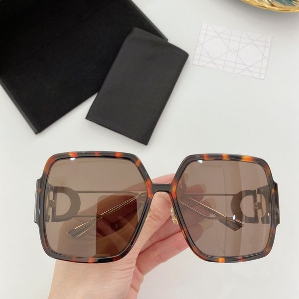 the new design is applicable to all kinds of face shape, light and comfortable square eyeglass frame glasses 106201 the high quality
the new design is applicable to all kinds of face shape, light and comfortable square eyeglass frame glasses 106201 the high quality