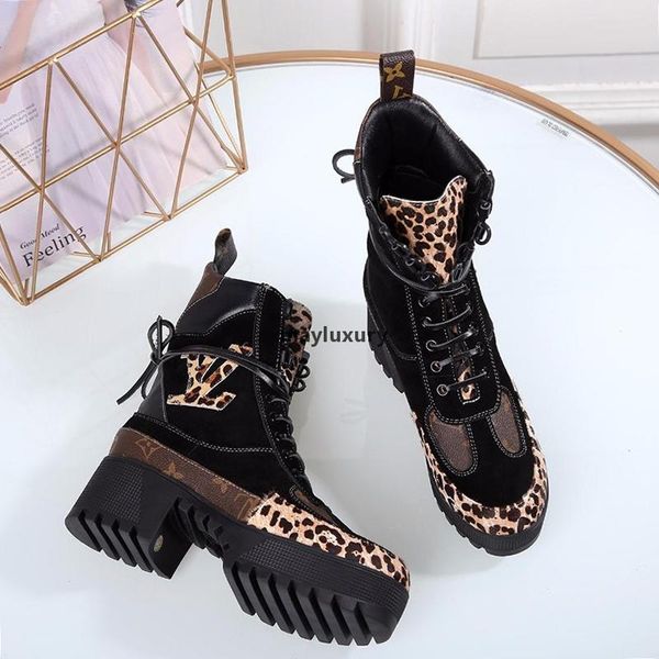 new fashion ankle boots winter laureate platform desert boot chaussures de femme luxury womens shoes fashion type luxury style bottes femmes, Black
new fashion ankle boots winter laureate platform desert boot chaussures de femme luxury womens shoes fashion type luxury style bottes femmes, Black