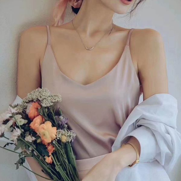 2020 new traceless super sling vest silk soft solid color satin silk suspender women's vest breathable all-match, Camo
2020 new traceless super sling vest silk soft solid color satin silk suspender women's vest breathable all-match, Camo