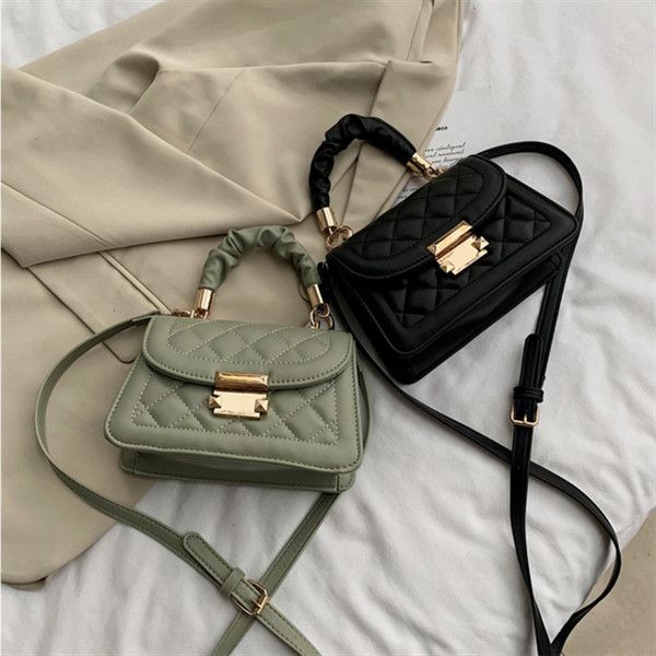 fashion female new style handbags messenger bag korean version of the trend pu shoulder bag crossbody waist bag designer luxury handbags, Black;red 
fashion female new style handbags messenger bag korean version of the trend pu shoulder bag crossbody waist bag designer luxury handbags, Black;red
