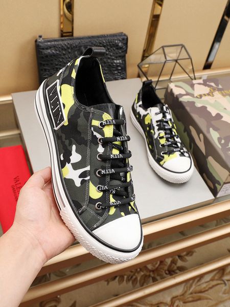 2020 mens designer casual cowhide with canvas shoes sneakers vales camouflages trainers with box xl1020240
2020 mens designer casual cowhide with canvas shoes sneakers vales camouflages trainers with box xl1020240