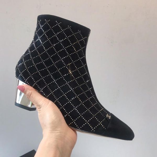 2020ra winter luxury women's casual fashion high-casual shoes, outdoor casual travel shoes, fast delivery with original box, Black
2020ra winter luxury women's casual fashion high-casual shoes, outdoor casual travel shoes, fast delivery with original box, Black