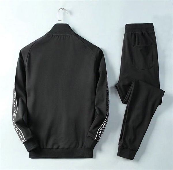 2020 summer mens designer sets short sleeve print tracksuit men sportswear casual 2 pieces set medusa mens clothing running tracksuit, Gray
2020 summer mens designer sets short sleeve print tracksuit men sportswear casual 2 pieces set medusa mens clothing running tracksuit, Gray
