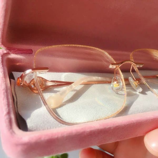 tiktok with the same style of pearl flashing myopia fairy can myopia glasses match the degree frameless cutting glasses frame, Silver
tiktok with the same style of pearl flashing myopia fairy can myopia glasses match the degree frameless cutting glasses frame, Silver