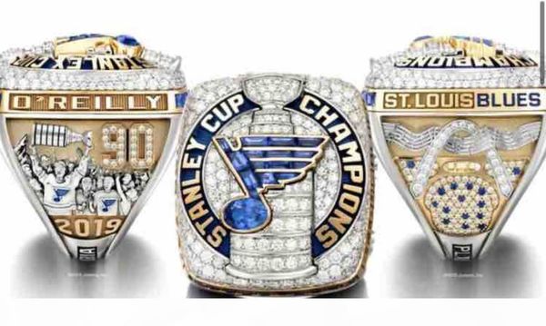 j the office design 2018 2019 st .louis blues championship ring with wooden display box stanley cup sport fan men gift 2020 drop shippi, Golden;silver
j the office design 2018 2019 st .louis blues championship ring with wooden display box stanley cup sport fan men gift 2020 drop shippi, Golden;silver