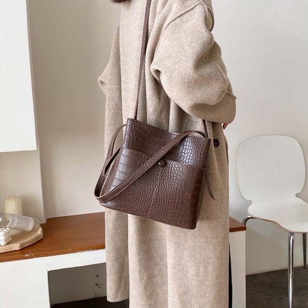 крокодил pattern crossbody сумки для женщин сумка модельера pu leather luxury сумки женщин конструктора shoulder bag
крокодил pattern crossbody сумки для женщин сумка модельера pu leather luxury сумки женщин конструктора shoulder bag