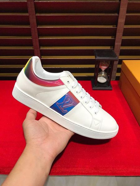 2020-2019b autumn high-end custom leather men's outdoor casual shoes, high-quality fashion wild sports shoes, original box packaging, s
2020-2019b autumn high-end custom leather men's outdoor casual shoes, high-quality fashion wild sports shoes, original box packaging, s
