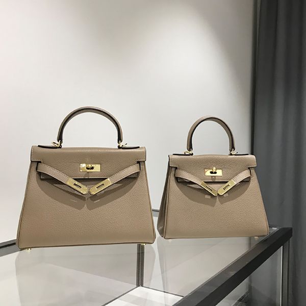 высокое качество бренда женщин из натуральной кожи класса люкс tote сумки плеча рюкзак сумка конструкторы кошелек кошелек рюкзак сумка 18см
высокое качество бренда женщин из натуральной кожи класса люкс tote сумки плеча рюкзак сумка конструкторы кошелек кошелек рюкзак сумка 18см