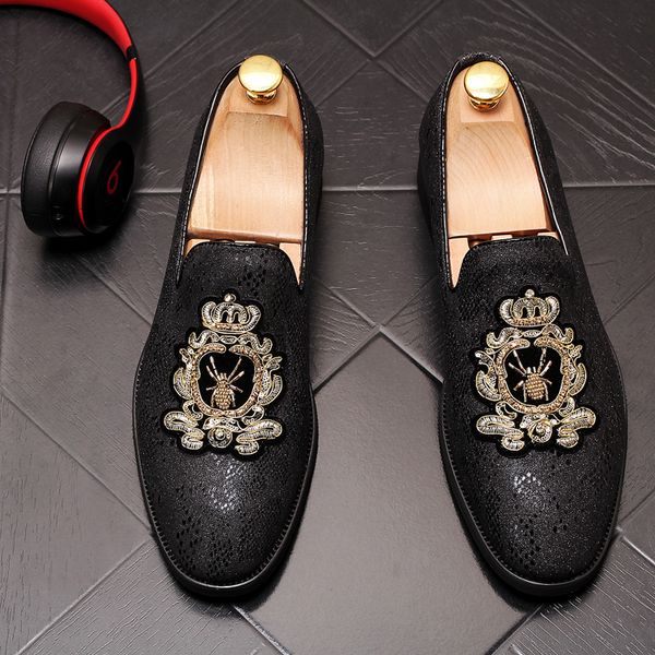 men's business casual shoes pointed sets of feet shoes personalized embroidery men's increased low lazy, Black
men's business casual shoes pointed sets of feet shoes personalized embroidery men's increased low lazy, Black