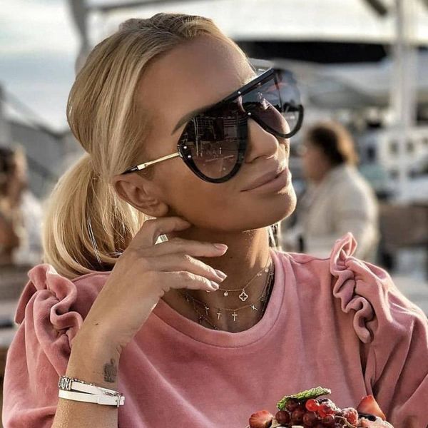 qpeclou 2020 new fashion oversized one piece sunglasses women brand designer vintage rivet square sun glasses men plastic shades, White;black
qpeclou 2020 new fashion oversized one piece sunglasses women brand designer vintage rivet square sun glasses men plastic shades, White;black