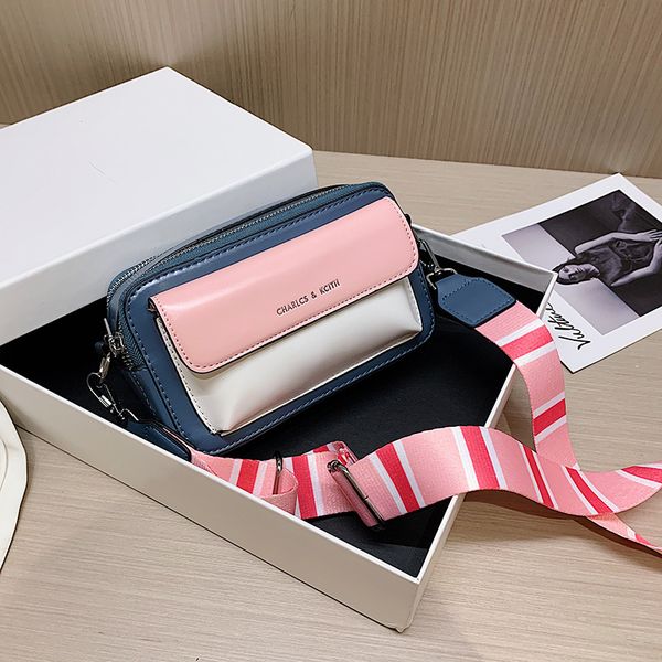 new original design fashion contrast color square bag & elegant shoulder bag crossbody width 19cm height 12cm thickness 7cm
new original design fashion contrast color square bag & elegant shoulder bag crossbody width 19cm height 12cm thickness 7cm