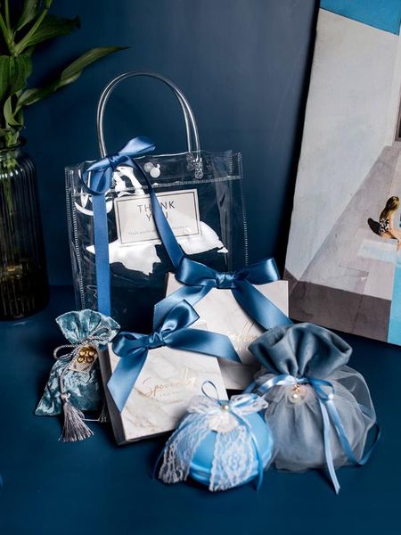 new plastic gift bags gift packaging bags with handles pvc clear transparent tote bag shopping jewelery handbags decor
new plastic gift bags gift packaging bags with handles pvc clear transparent tote bag shopping jewelery handbags decor
