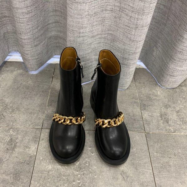 2020-m2020 new iron chain high cut short boots trend leather pointed women's shoes casual fashion martin boots size 35-41
2020-m2020 new iron chain high cut short boots trend leather pointed women's shoes casual fashion martin boots size 35-41