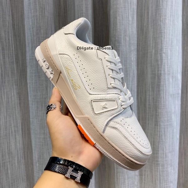 2021-2020u high -end fashion men 's color matching low -casual basketball shoes large size breathable running shoes outdoor sports, Black
2021-2020u high -end fashion men 's color matching low -casual basketball shoes large size breathable running shoes outdoor sports, Black