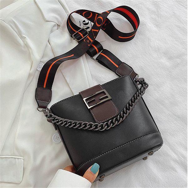 western style small fresh small bag 2020 new fashion trend crossbody shoulder bag summer chain messenger female bag, Black;red
western style small fresh small bag 2020 new fashion trend crossbody shoulder bag summer chain messenger female bag, Black;red
