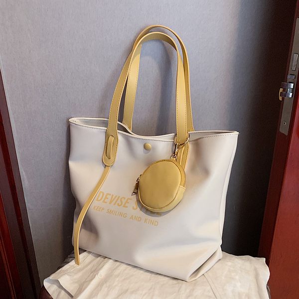 large capacity women purse and handbag soft pu leather female shoulder bags casual with tassels ladies big totes travel bag
large capacity women purse and handbag soft pu leather female shoulder bags casual with tassels ladies big totes travel bag