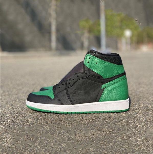 1 high og pine green white brand high mens women basketball shoes running mans trainers outdoors shoes
1 high og pine green white brand high mens women basketball shoes running mans trainers outdoors shoes
