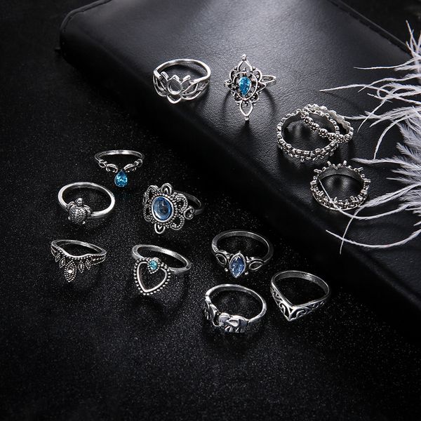 high-end european and american jewelry vintage diamond set carved crown starry gem set set ring, Silver
high-end european and american jewelry vintage diamond set carved crown starry gem set set ring, Silver