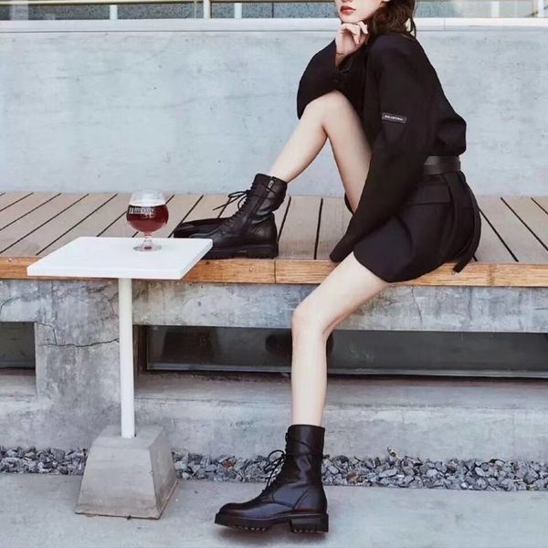 2020 r leather high martin boots motorcycle boots luxury lace up boots winter women's martin boots, size: 35-40, Black
2020 r leather high martin boots motorcycle boots luxury lace up boots winter women's martin boots, size: 35-40, Black