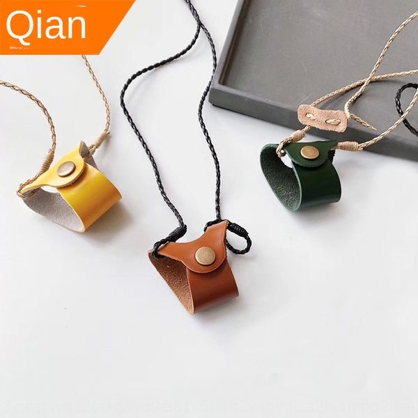 2020 children's case sun case lanyard baby's sun lanyard glasses chain anti-lost manual leather glasses box soft bag, Blue
2020 children's case sun case lanyard baby's sun lanyard glasses chain anti-lost manual leather glasses box soft bag, Blue