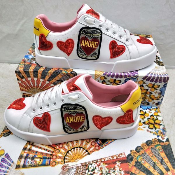 2020v luxury men's and women's graffiti hand-painted casual sports shoes, fashionable wild high-end couple banquet shoes, size: 35, Black
2020v luxury men's and women's graffiti hand-painted casual sports shoes, fashionable wild high-end couple banquet shoes, size: 35, Black