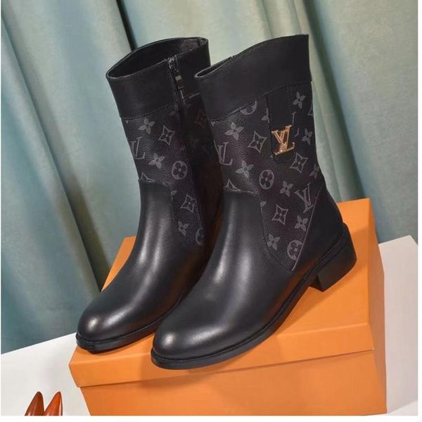 2020qb new ladies casual fashion short boots luxury ladies travel party shoes, leather material fast delivery original box packaging, Black
2020qb new ladies casual fashion short boots luxury ladies travel party shoes, leather material fast delivery original box packaging, Black