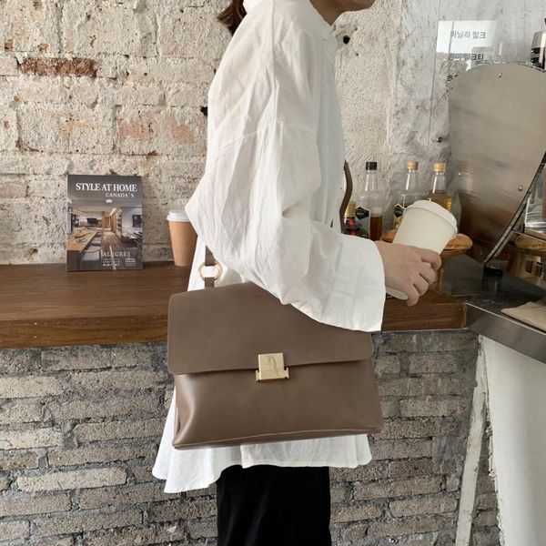 fashion solid color pu leather shoulder messenger bag casual crossbody bags casual retro wide belts women handbags totes bag
fashion solid color pu leather shoulder messenger bag casual crossbody bags casual retro wide belts women handbags totes bag
