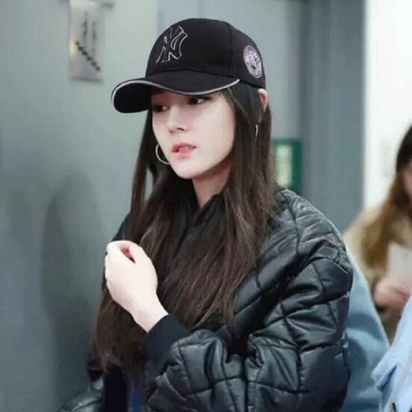korean baseball style baseball cap black cap with the same hip-hop sun hat summer ins fashion brand hat men and women, Blue;gray
korean baseball style baseball cap black cap with the same hip-hop sun hat summer ins fashion brand hat men and women, Blue;gray