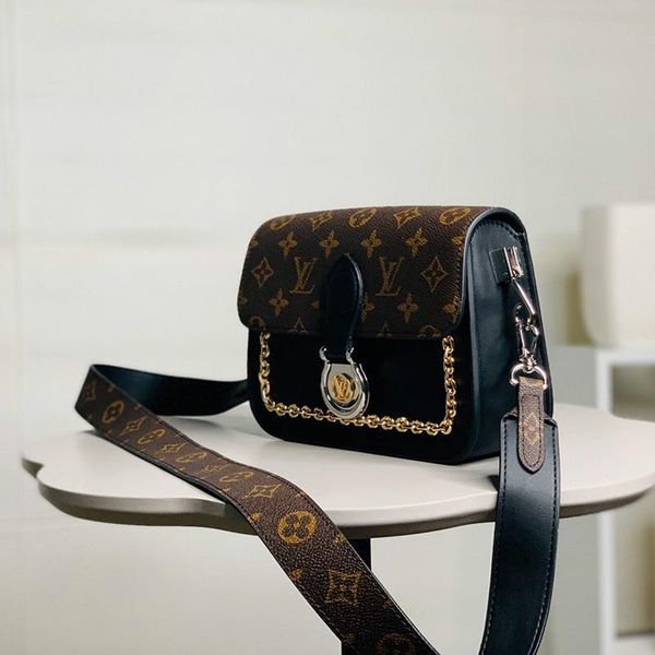 luxury design womens bags drop ship leather shoulder small flap crossbody bag new arrival messenger bags lady trend style shoulder bag
luxury design womens bags drop ship leather shoulder small flap crossbody bag new arrival messenger bags lady trend style shoulder bag