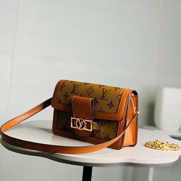 classic womens leather chain crossbody bag drop ship lady mini party chest bags handbag trend style women shoulder bags
classic womens leather chain crossbody bag drop ship lady mini party chest bags handbag trend style women shoulder bags