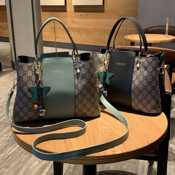 hand shoulder women's bag 2020 new fashion trend large capacity korean letter printed pu shoulder bag women
hand shoulder women's bag 2020 new fashion trend large capacity korean letter printed pu shoulder bag women